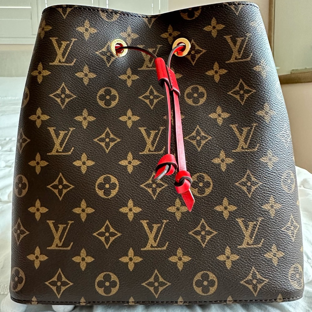 LOUIS VUITTON NEONEO MM Red Monogram